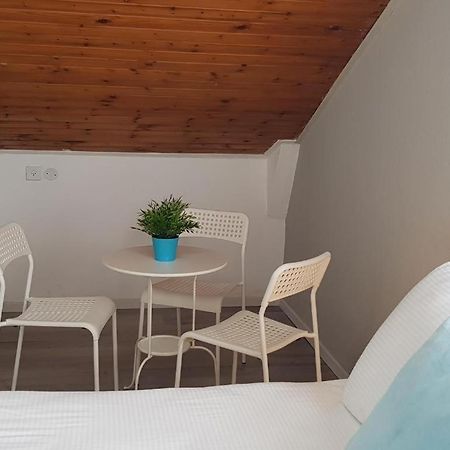 Airport Guest House Or Yehuda Экстерьер фото