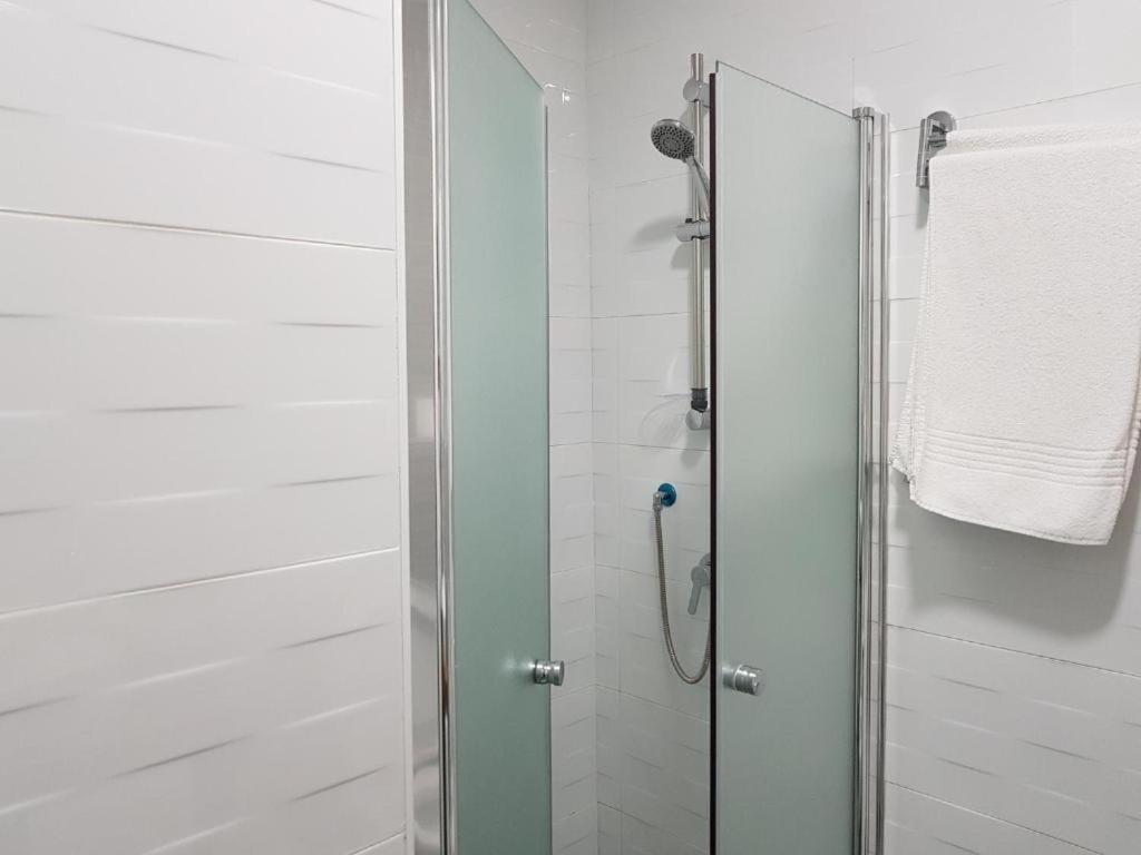 Airport Guest House Or Yehuda Экстерьер фото